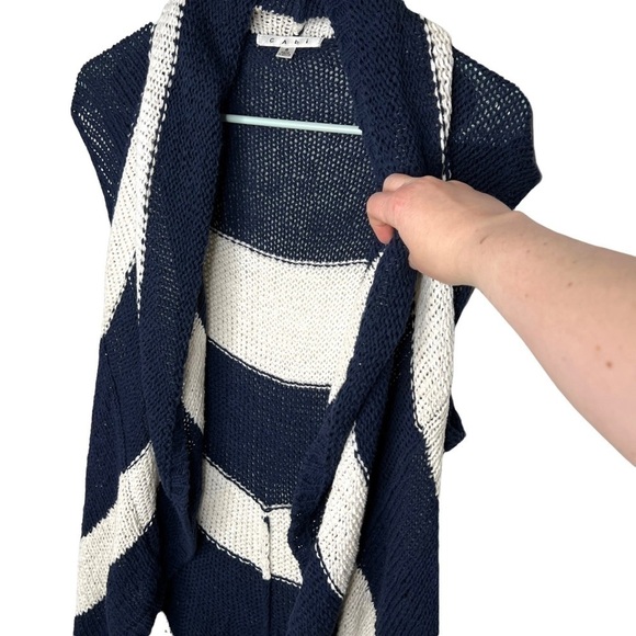 CABI Women's Knit Skipper Vest #679 Blue Cream Wide Stripes Nautical Size Small - Picture 5 of 15